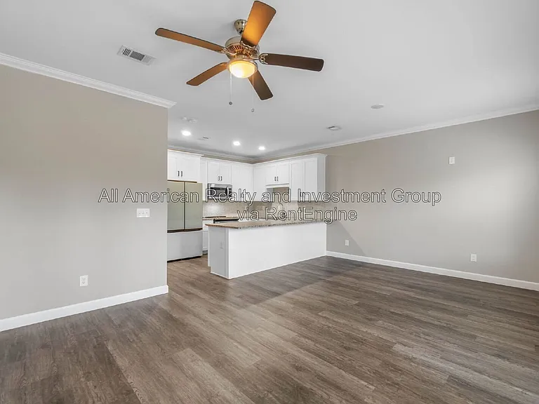 1817 Stable Ln — Photo 12