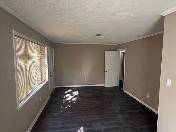 3rd image of 1406 Cadillac Dr