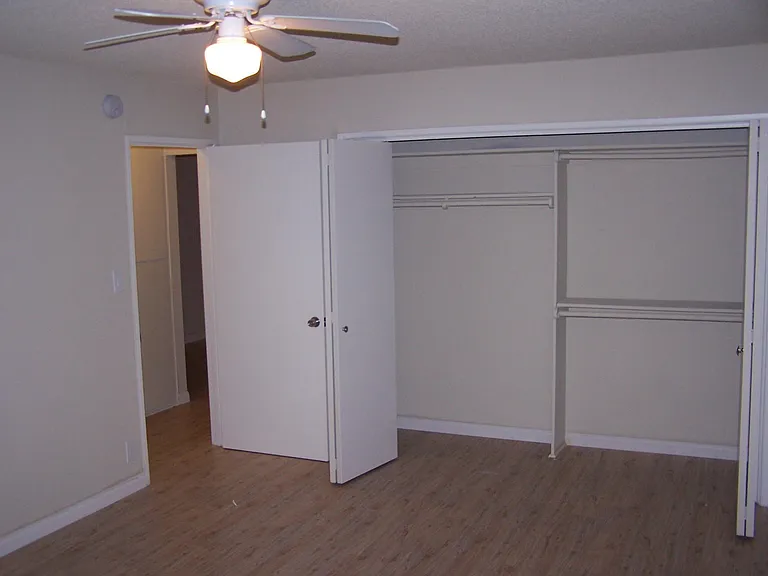 5040 Tujunga Ave #6 — Photo 12
