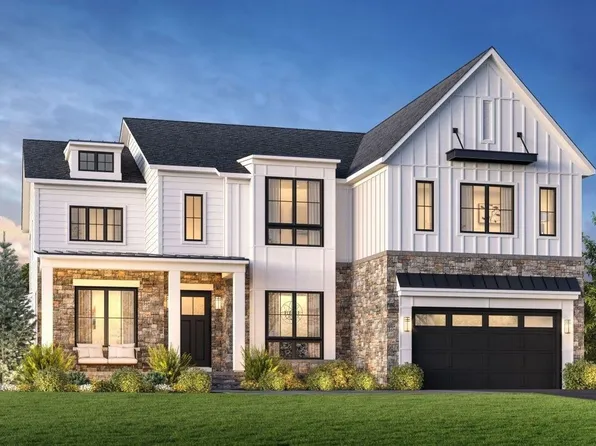 18 Sequoia Circle, Manhasset, NY 11030