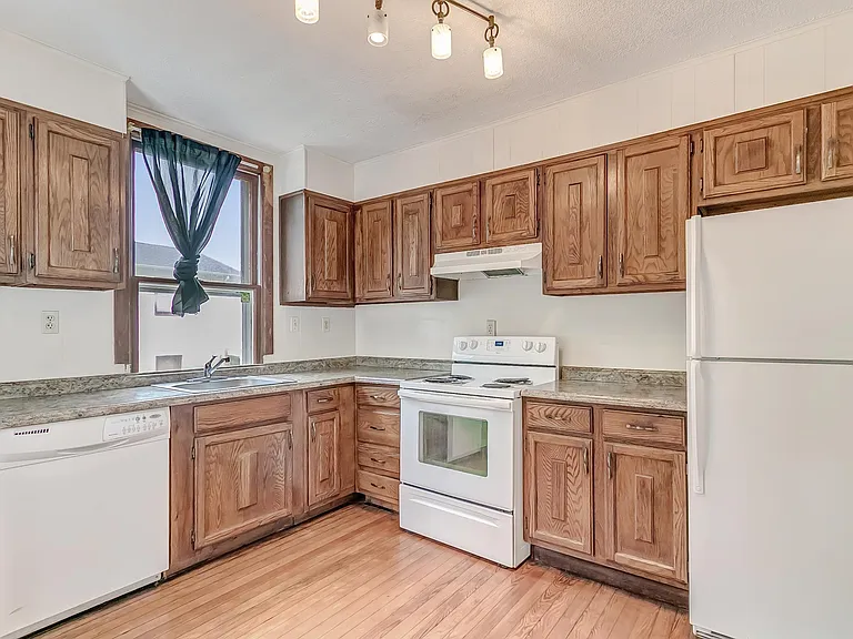 9038 Rhode Island Ave — Photo 10