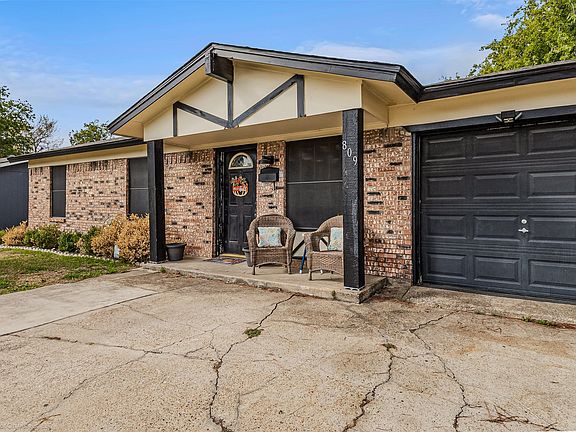 5th image of 809 Pioneer Rd