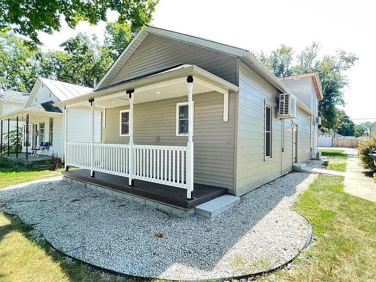 415 Perry St #A — Photo 2