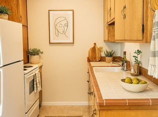 312 University Ave APT 10, Davis, CA 95616