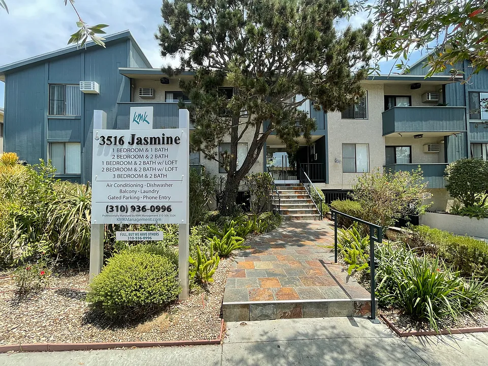 3516 Jasmine Ave