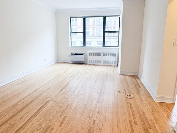 191 East 76th Street image 1 of 18