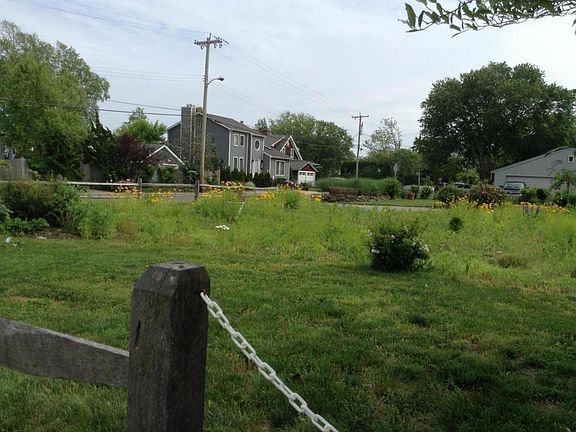 4th image of 400 Holly Ave