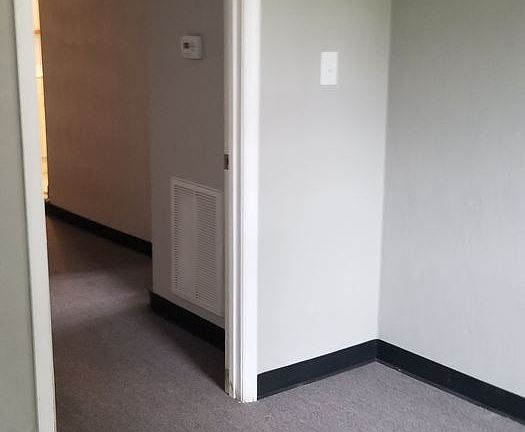 5th image of 414 London St APT 2