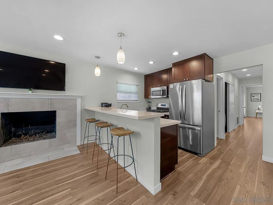 1st image of 628 32nd St