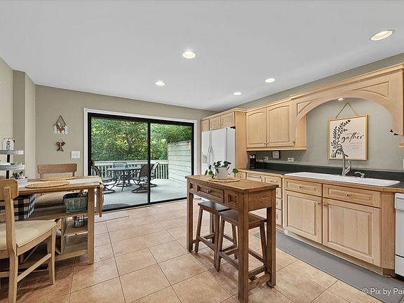 2nd image of 1576 Kirkwood Dr