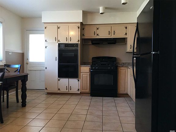 2nd image of 27 Glenda Dr