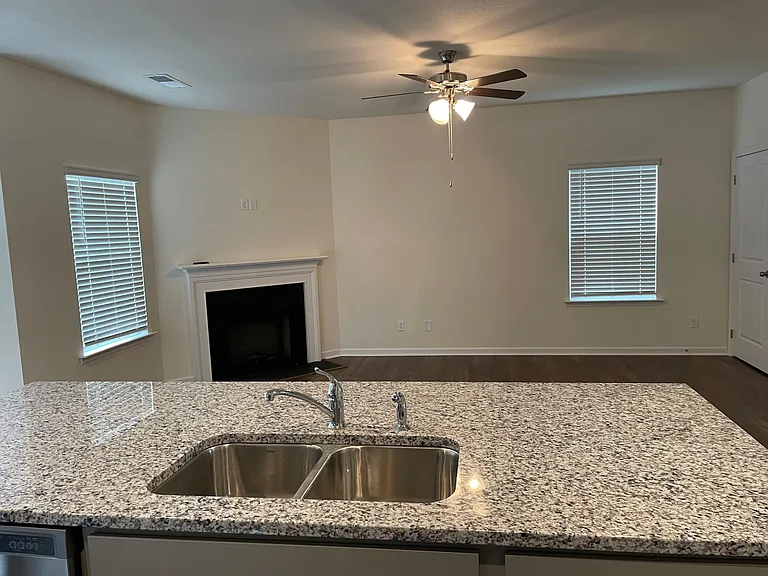 2305 Tournament Dr — Photo 7