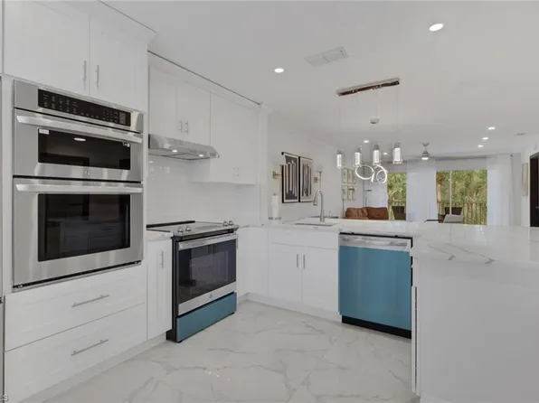 620 Luisa Ct APT 4, Naples, FL 34104