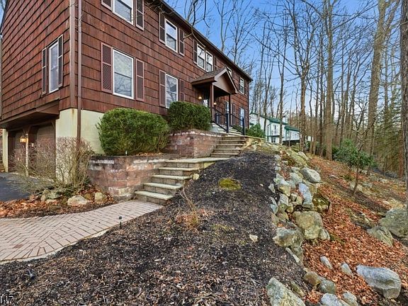 3rd image of 30 Cardinal Rd