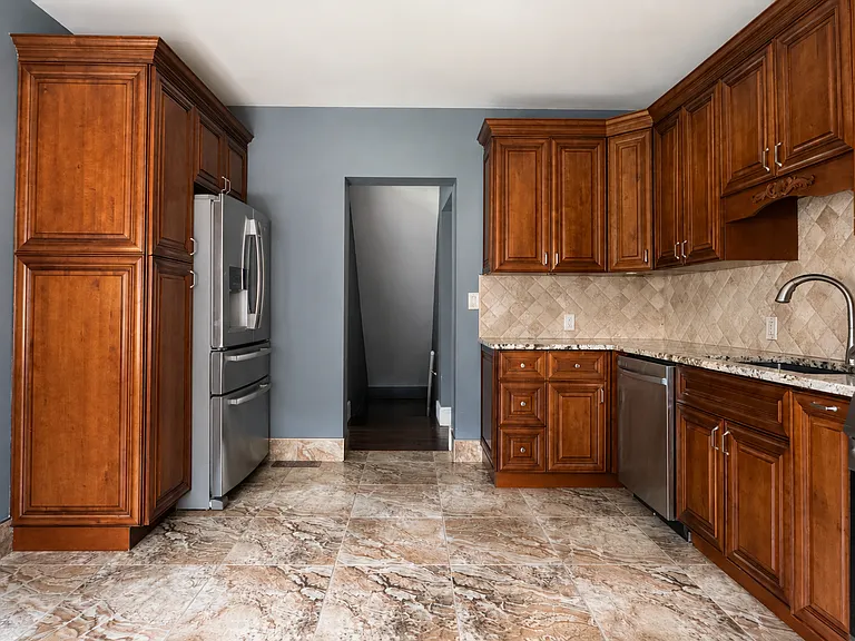 2449 Dale Ave — Photo 22
