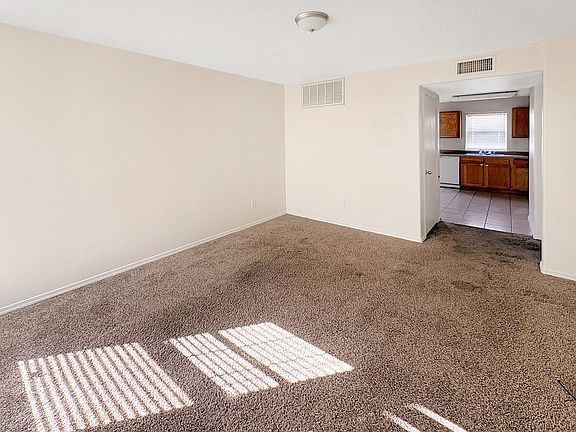 2nd image of 2106-2118 E Arbors Ave #2118-E