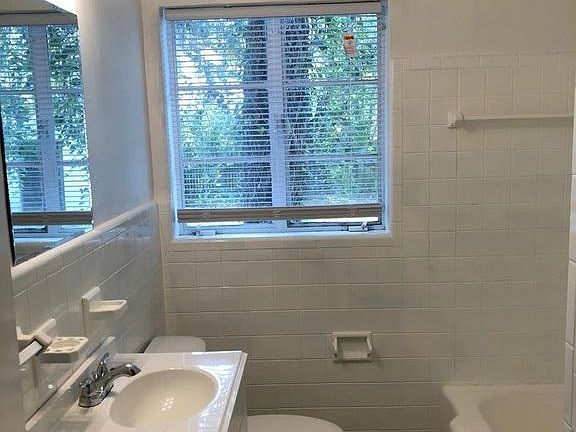 4th image of 5647 Cedar Park Ln