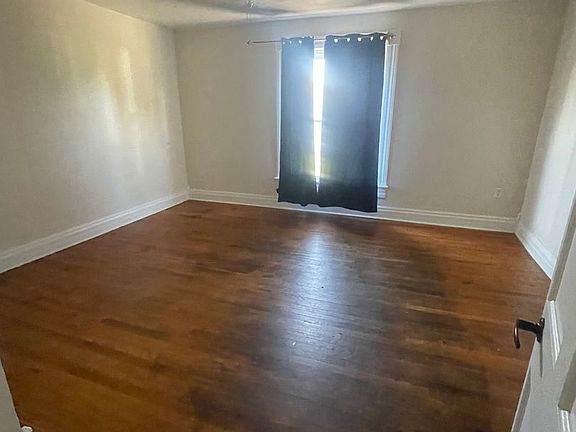 4th image of 22 Howard St