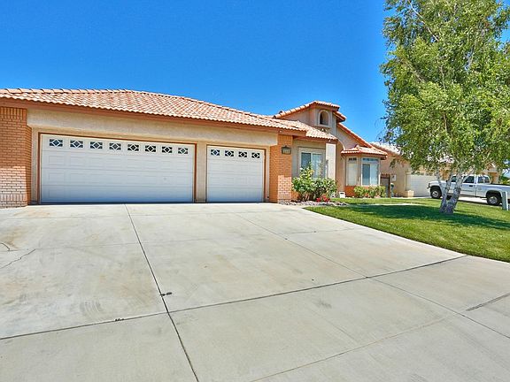 3rd image of 14448 Del Amo Dr