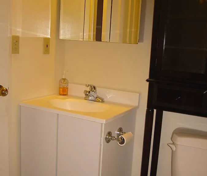 2934 Albemarle St NW #100 — Photo 8