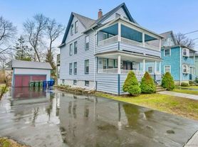 115 Harborview Ave, Bridgeport, CT