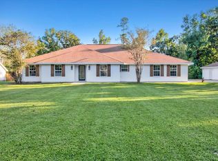 227 Pinehurst Dr, Sour Lake, TX 77659