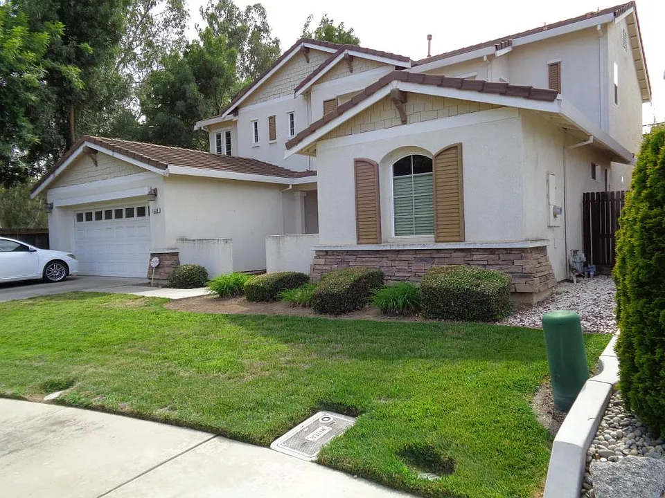 3529 Laguna Ct