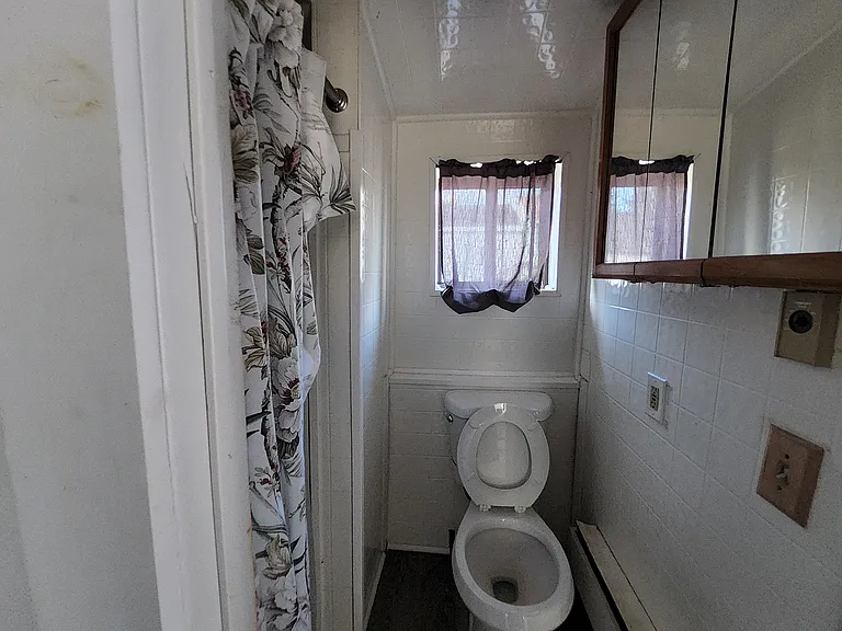 274-278 Cold Spring Rd #5 — Photo 7
