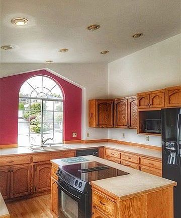 3rd image of 8116 75th St NE