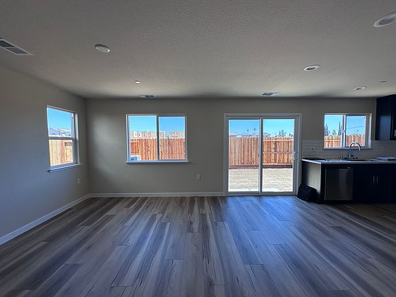 5th image of 450 Peppercorn Dr