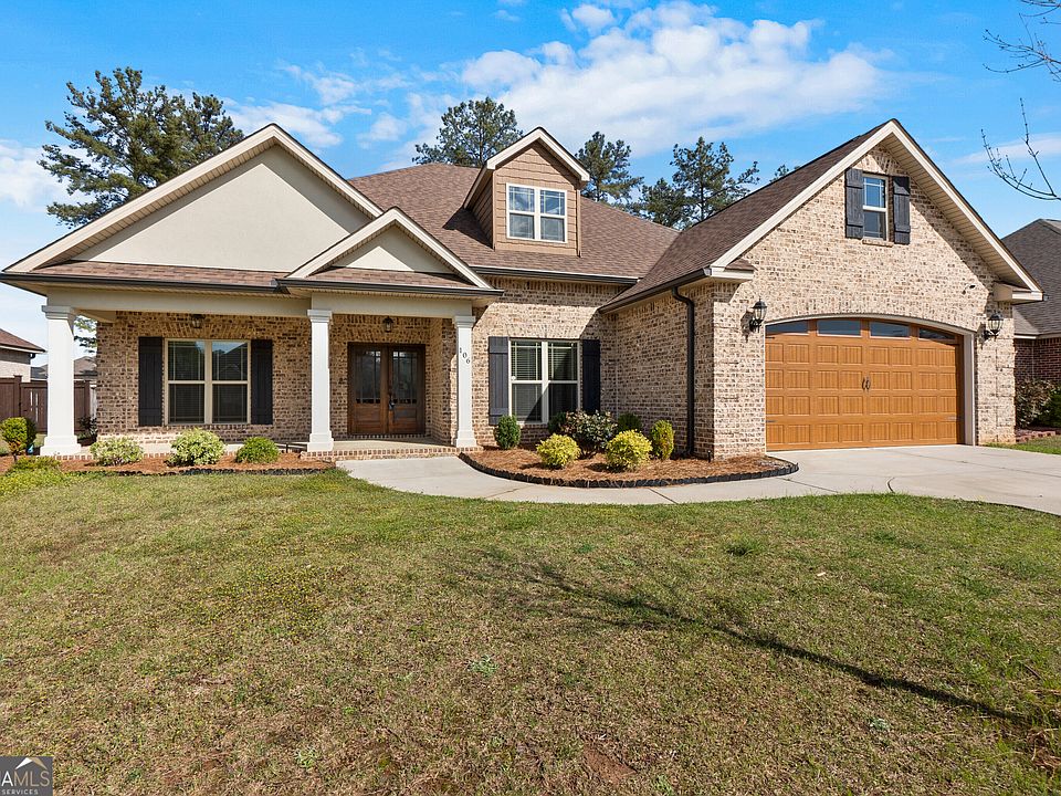 1st image of 106 Hollow Wood Way
