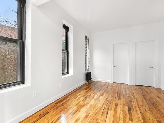 2nd image of 322 W 11th St APT 12