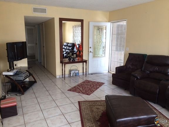 2nd image of 1612 Pepper Dr