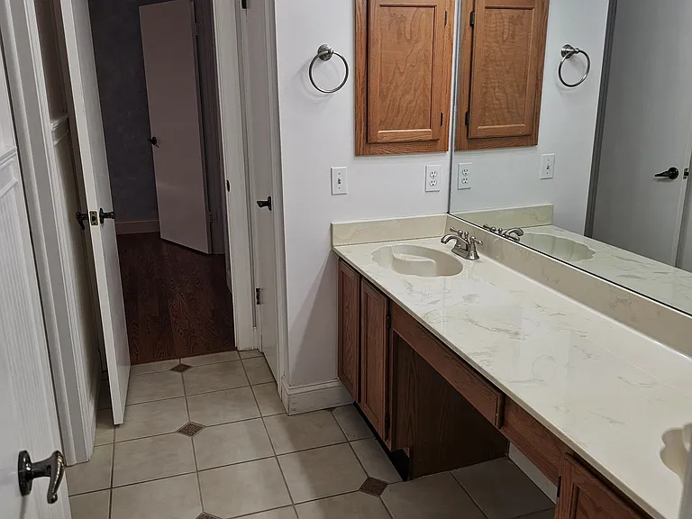 780 Ortona Ct — Photo 3