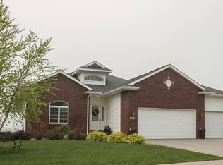 1585 Poplar Ln, North Liberty, IA 52317