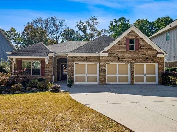 7426 Mockingbird Ln, Flowery Branch, GA 30542