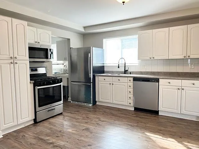 684 E Mapledale Ave — Photo 3