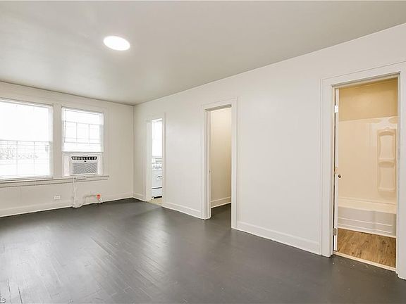 5th image of 517 Willow St