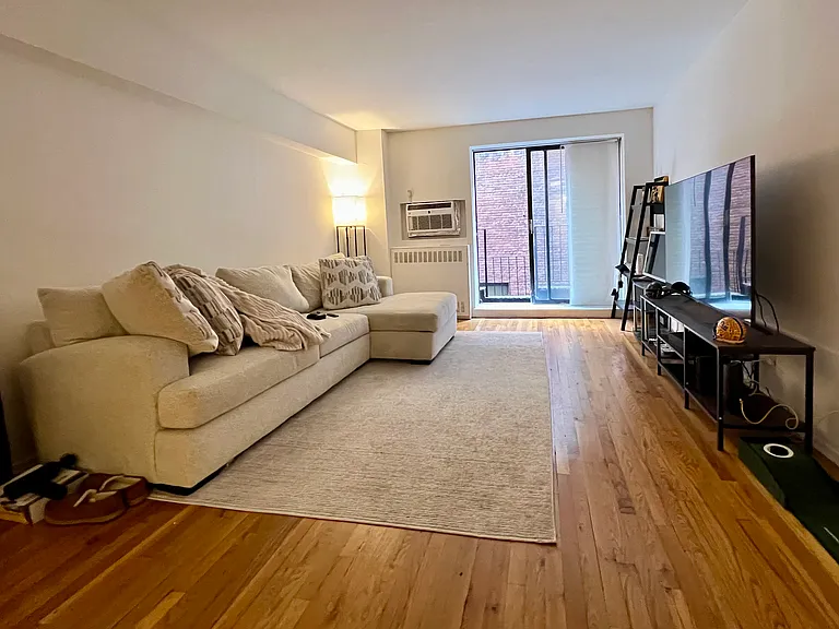 155 E 23rd St #204 — Photo 2