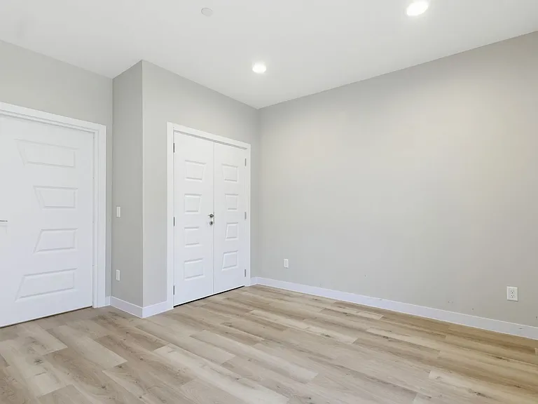 Taj Estates of Franklin II — Photo 28