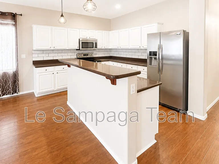 17636 W Maui Ln — Photo 7