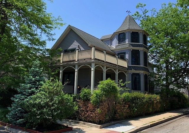 1st image of 4430 S Emerald Ave #1