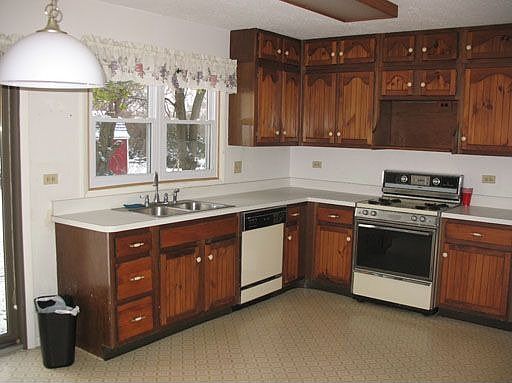 4th image of 30W262 Bedford Ln
