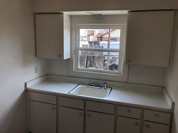 Kitchen with new Stove and Refrigerator...