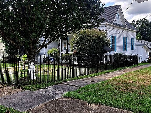 3rd image of 629 Virginia Ave