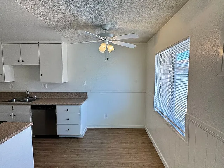 3951 Howard Ave — Photo 9