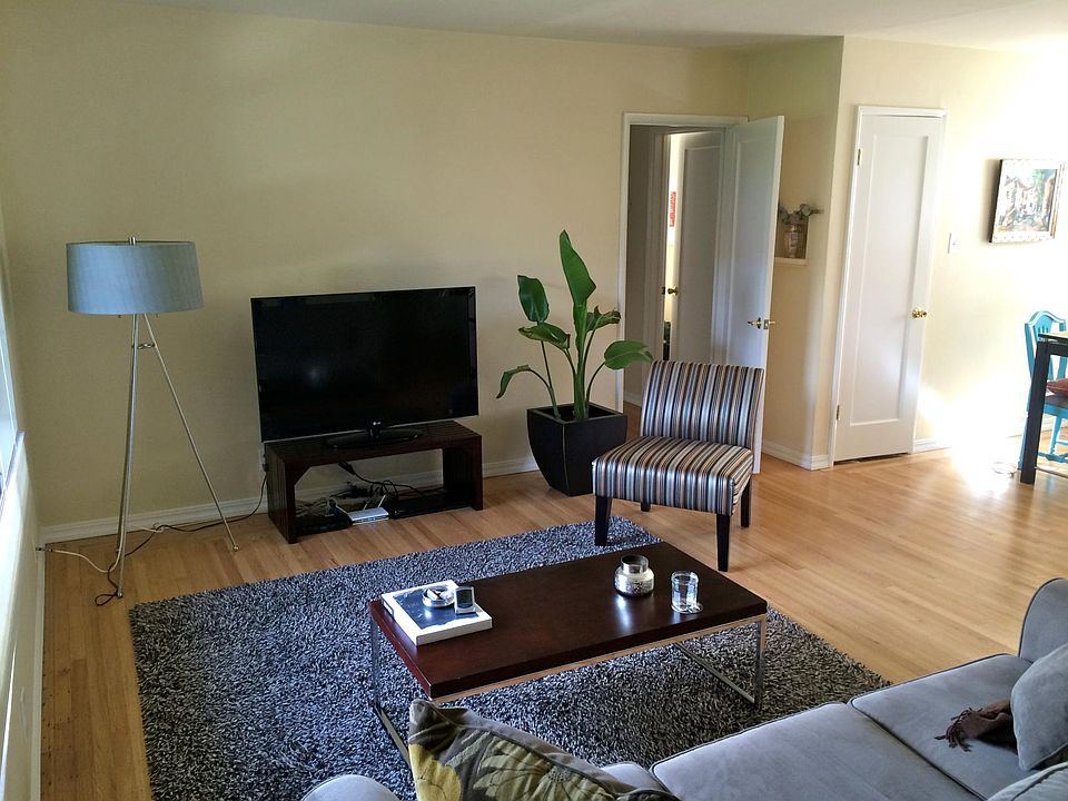 1st image of 960 Alice Ln #3