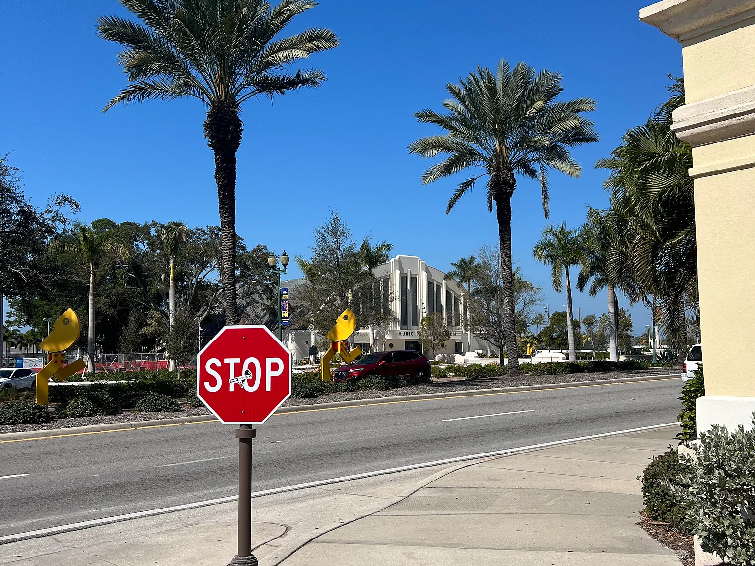 750 N Tamiami Trl — Photo 2