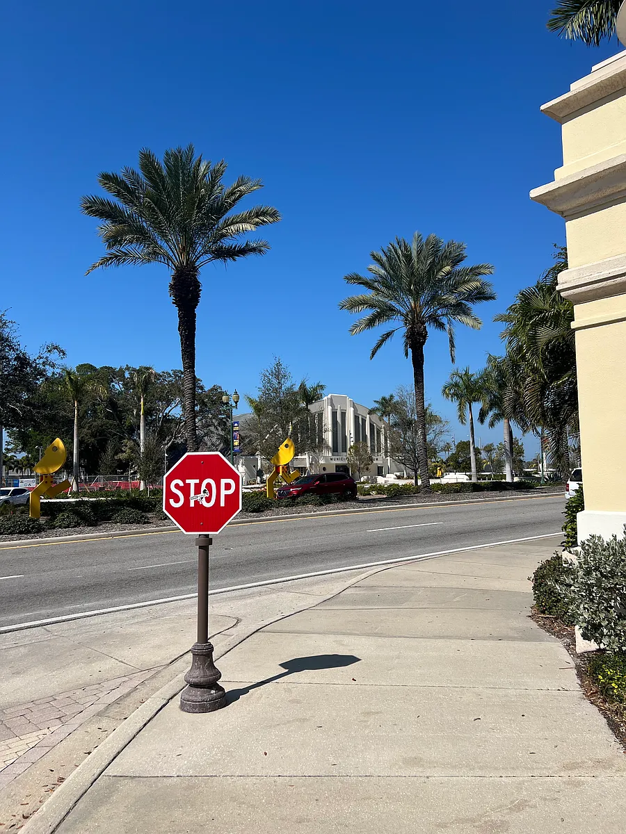 Building Photo - 750 N Tamiami Trl #504