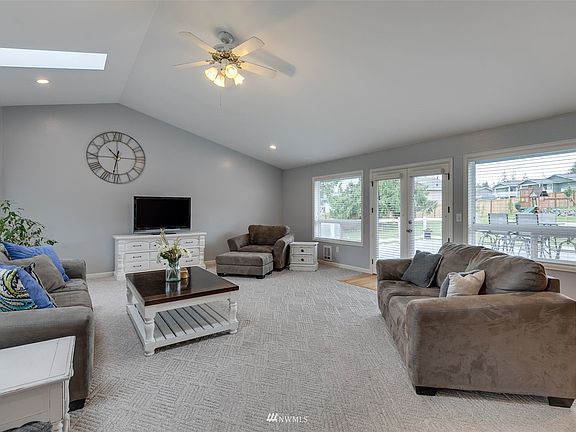 5th image of 19116 84th Dr NW